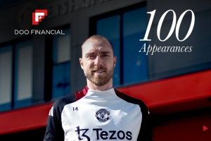 埃里克森获赠曼联生涯百场纪念球衣，贡献7球17助&amp;合同今夏到期