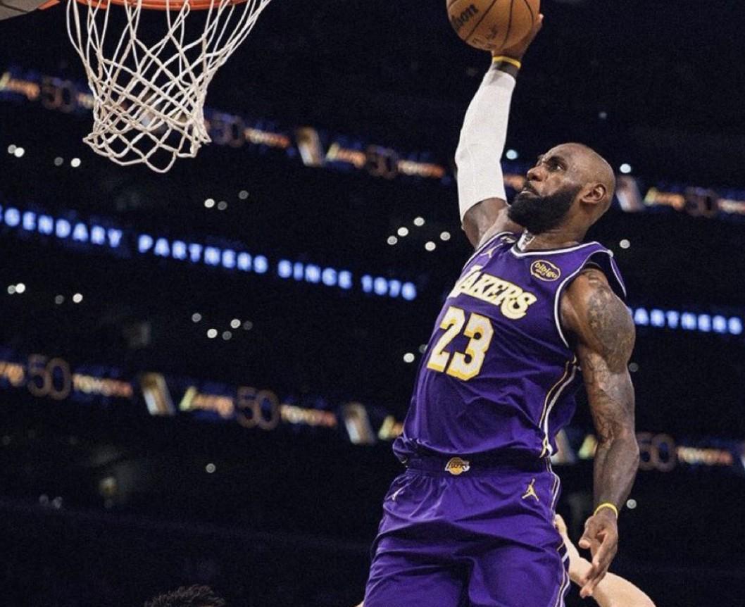 九游在线登录-超越斯托克顿，詹姆斯成为NBA历史单场助攻上双的最年长球员